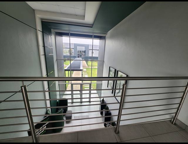 586M² OFFICE TO LET IN VORNA VALLEY